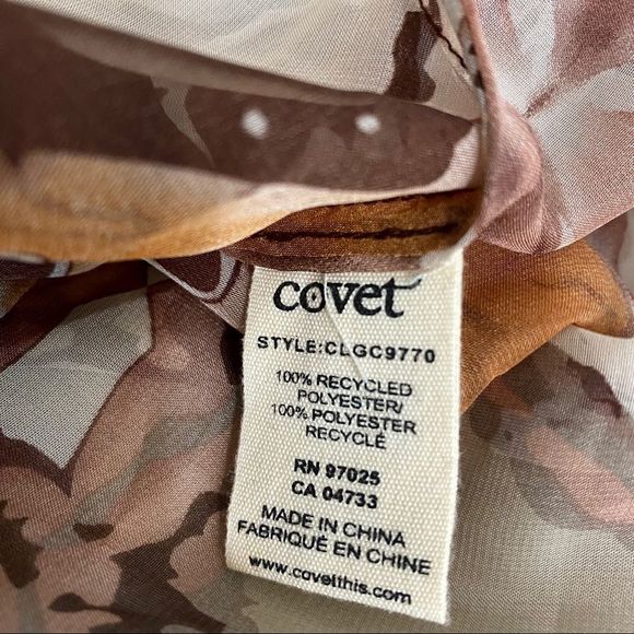 ✨Covet✨Watercolor effect Button Down Top🌹 - Picture 9 of 9